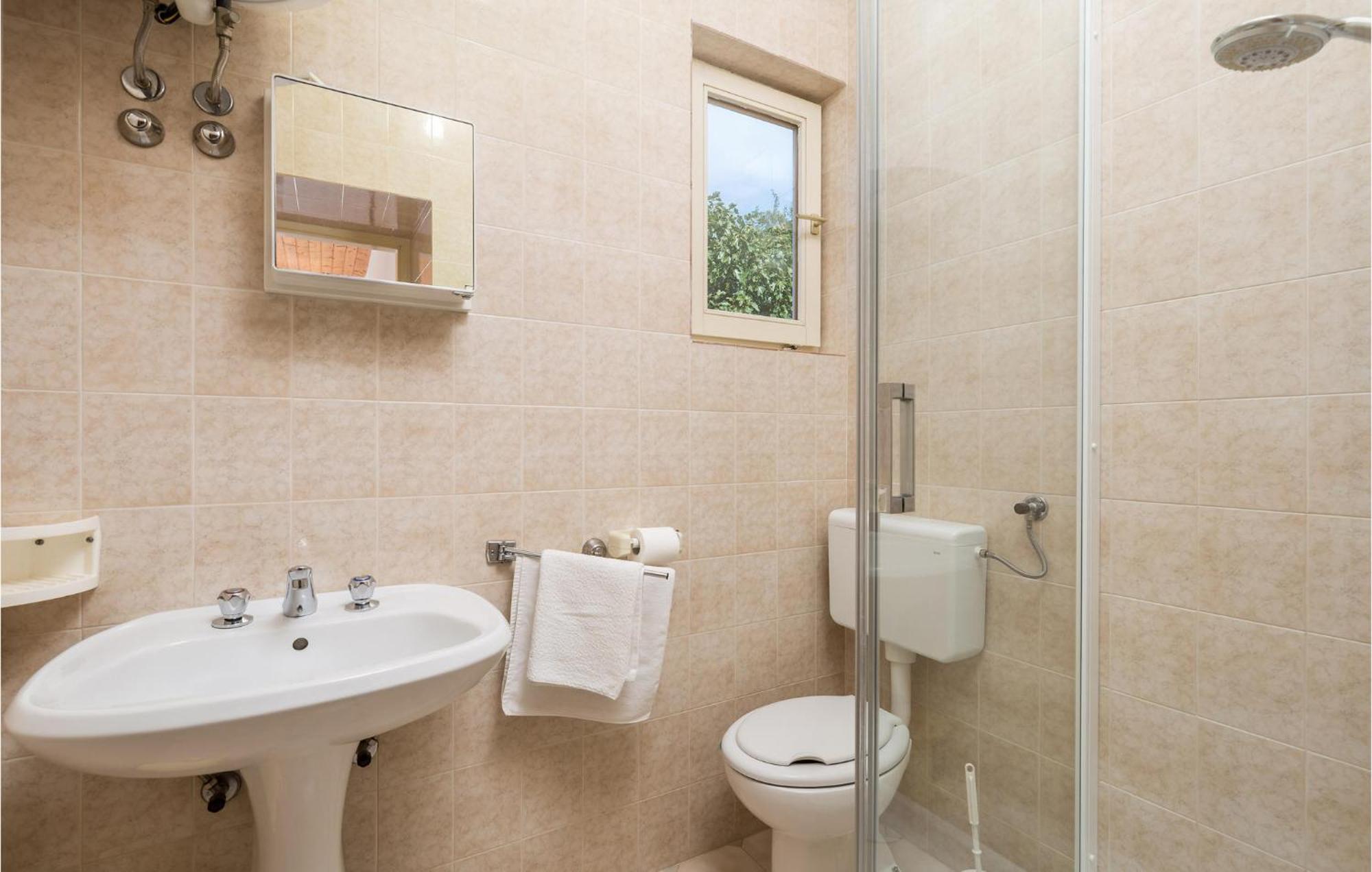 Beautiful Apartment In Omisalj With Kitchen 외부 사진