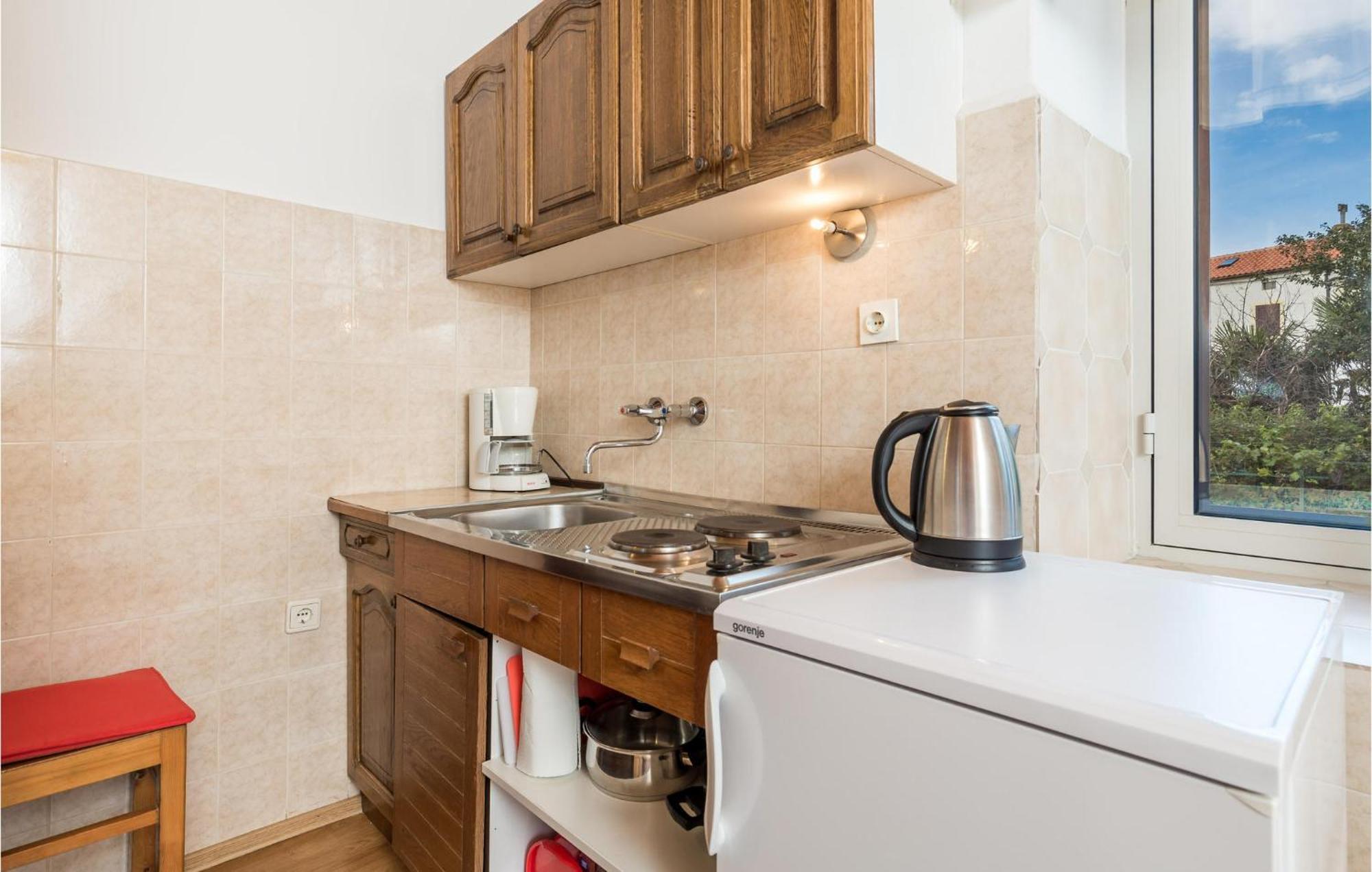 Beautiful Apartment In Omisalj With Kitchen 외부 사진